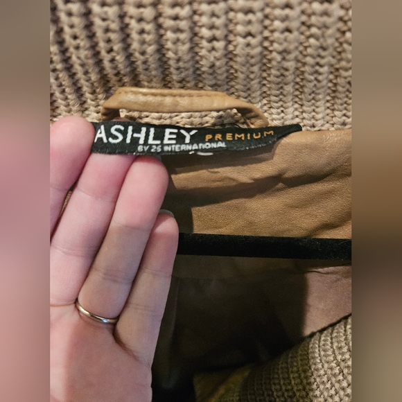 Ashley By 26 International Jacket - Picture 4 of 9